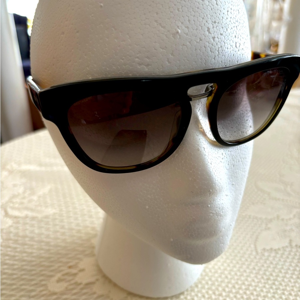 Prada Tortoise Shell Wayfarer Sunglasses Timeless Design